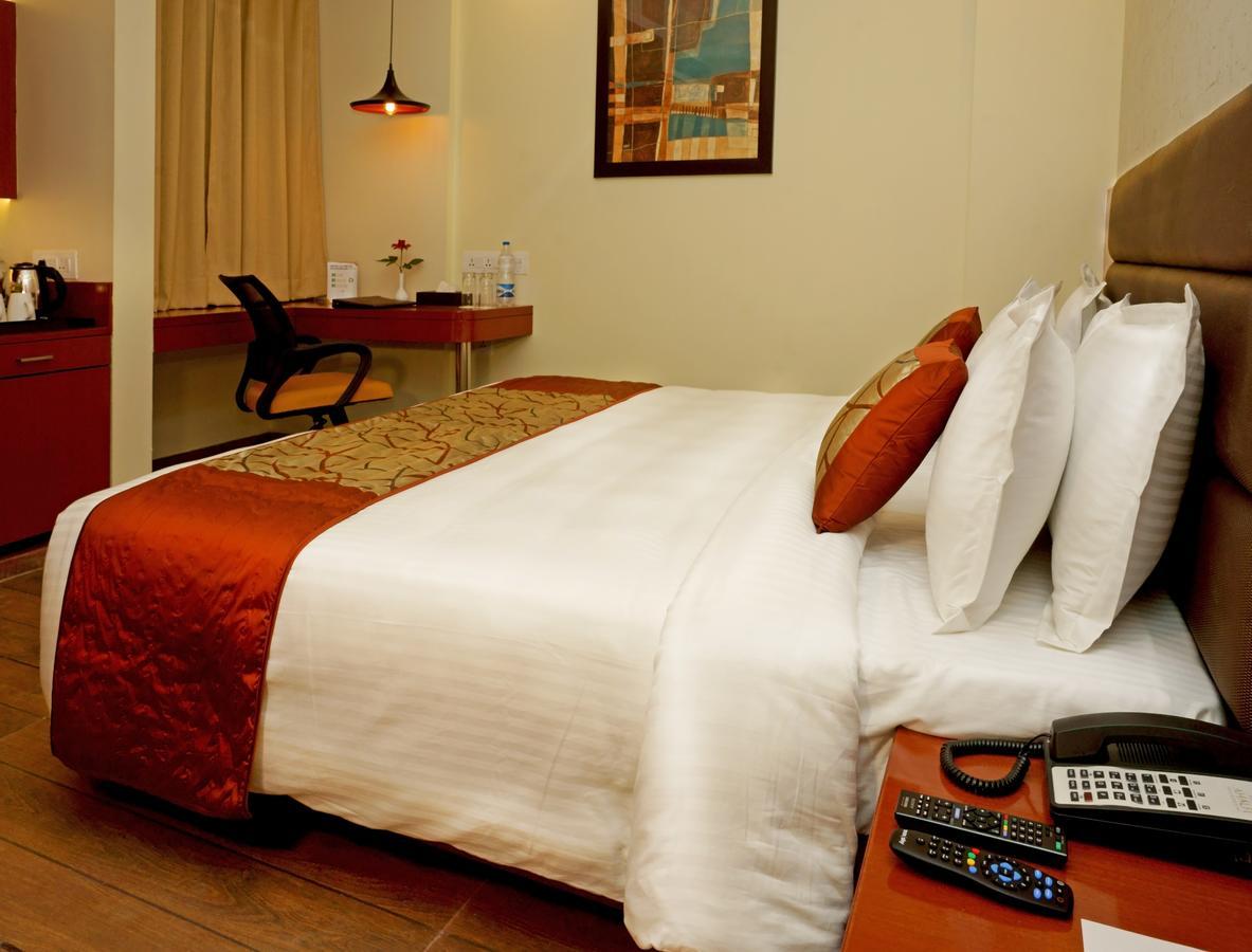 Amalfi Grand Hotel Патна Стая снимка
