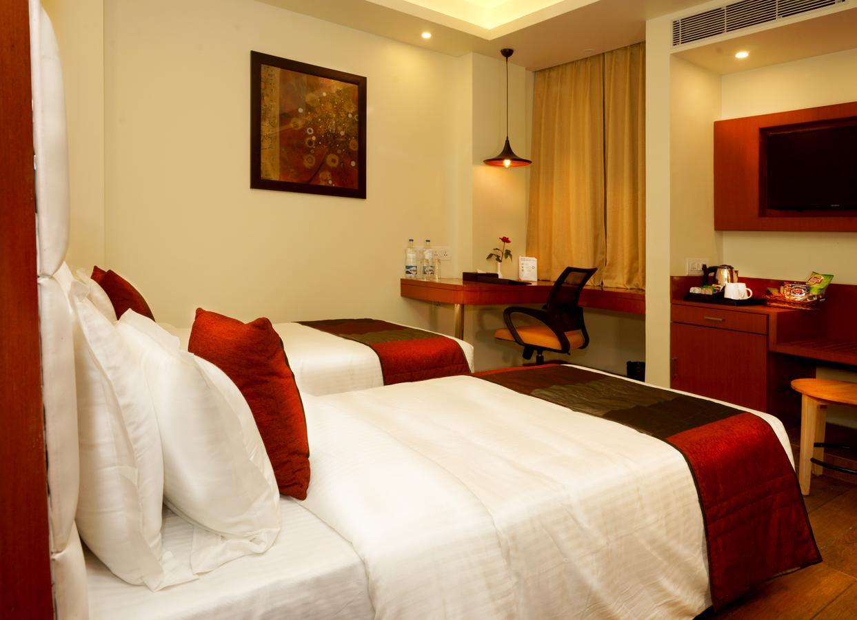 Amalfi Grand Hotel Патна Стая снимка