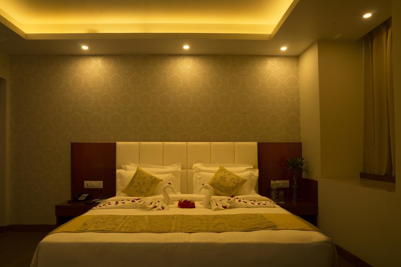 Amalfi Grand Hotel Патна Стая снимка