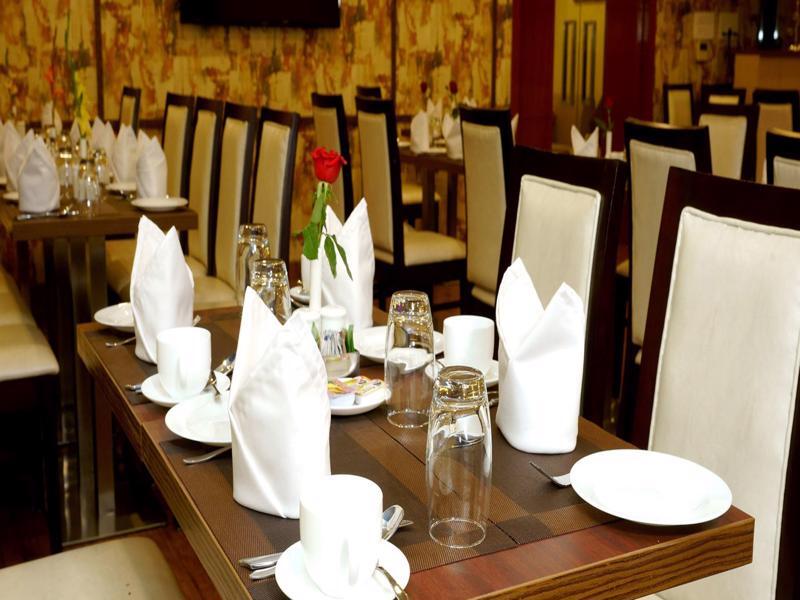 Amalfi Grand Hotel Патна Екстериор снимка